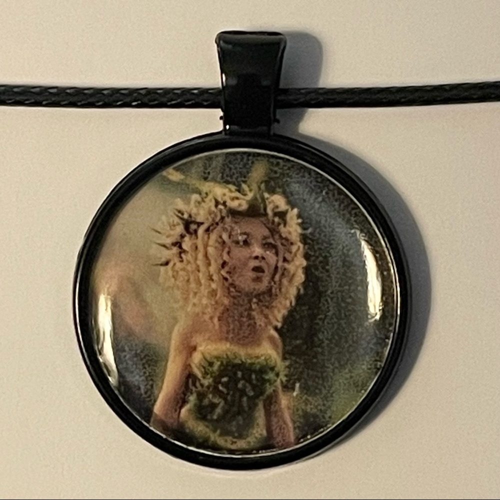 Thistlewit Cabochon Necklace